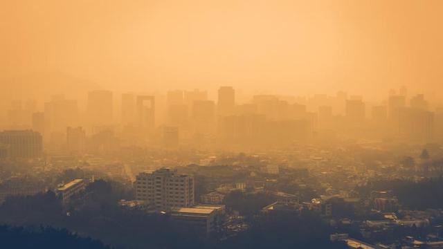 【13日に飛来】雲研究者「かなりの濃さの黄砂が日本に迫ってきてます…」